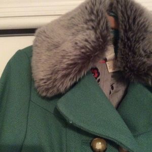 Pea coat with removable fur collar